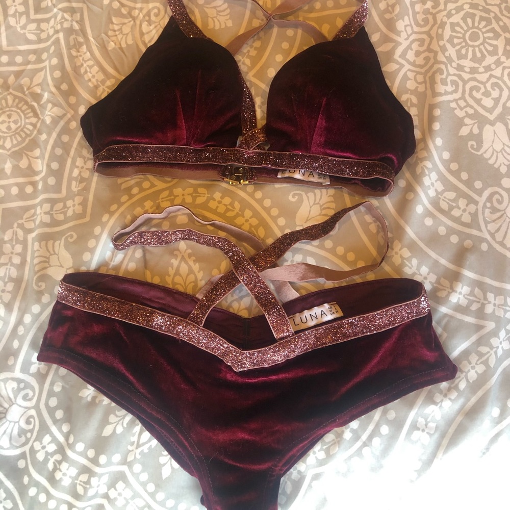 Sienna set (top and bottom) from Lunalae.